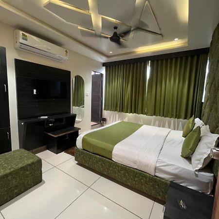 Prime View Hotel Ahmedabad Exterior photo