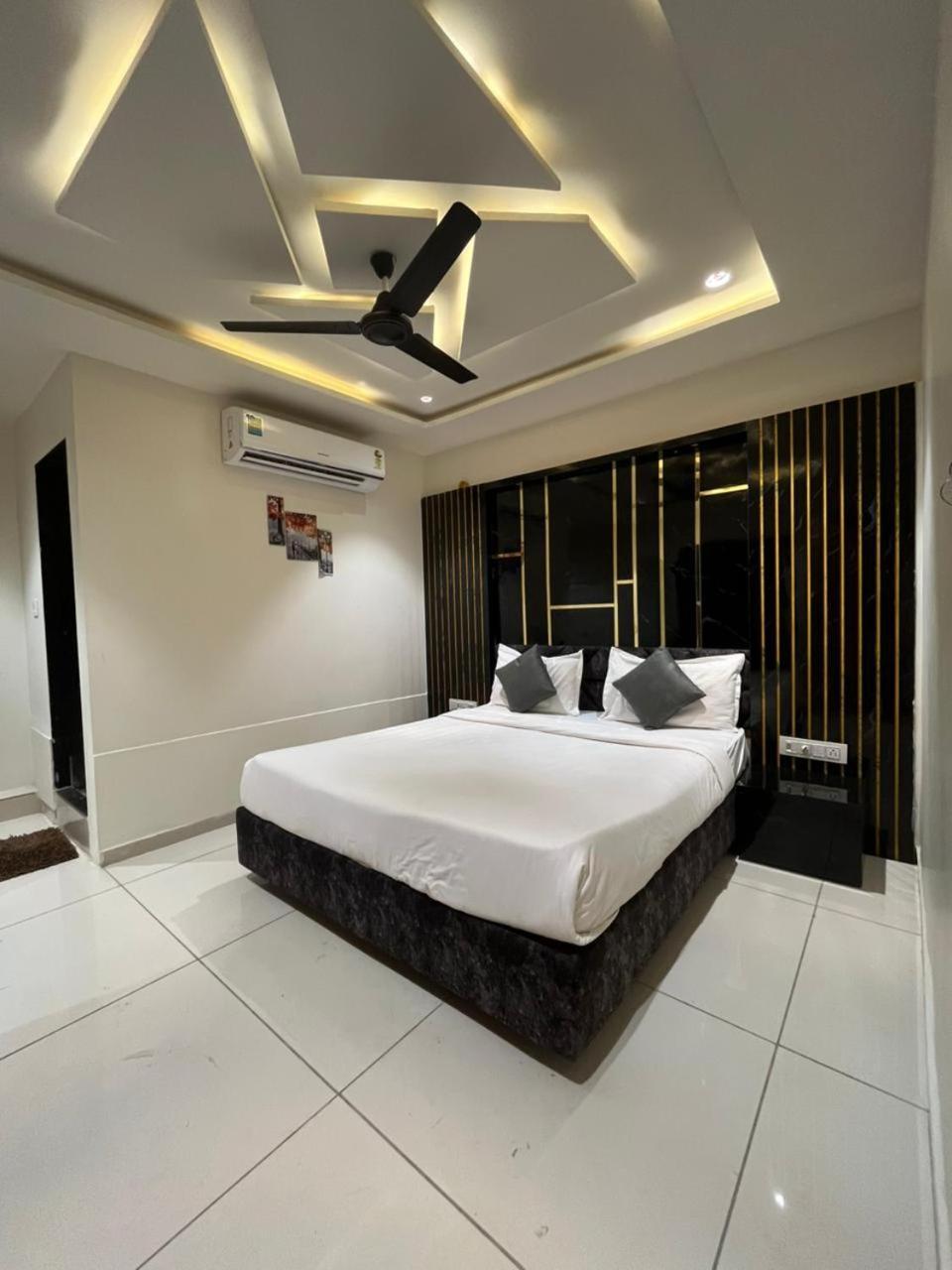 Prime View Hotel Ahmedabad Exterior photo
